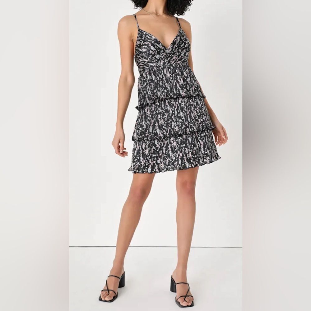 Lulus Floral Tiered  Pleated Black and Pink Mini Dress size XS